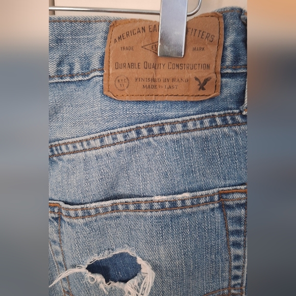 American Eagle Hi-Rise Shortie Distressed Cuffed Denim Shorts Size 29 - Picture 7 of 11